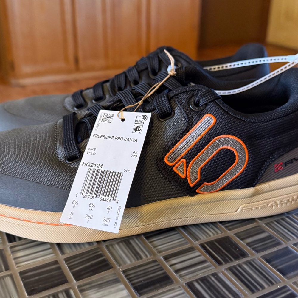 🔥 🚲 ADIDAS FIVE TEN FREERIDER PRO CANVAS MOUNTAIN BIKE CYCLING SHOES.
NWT - Picture 2 of 5